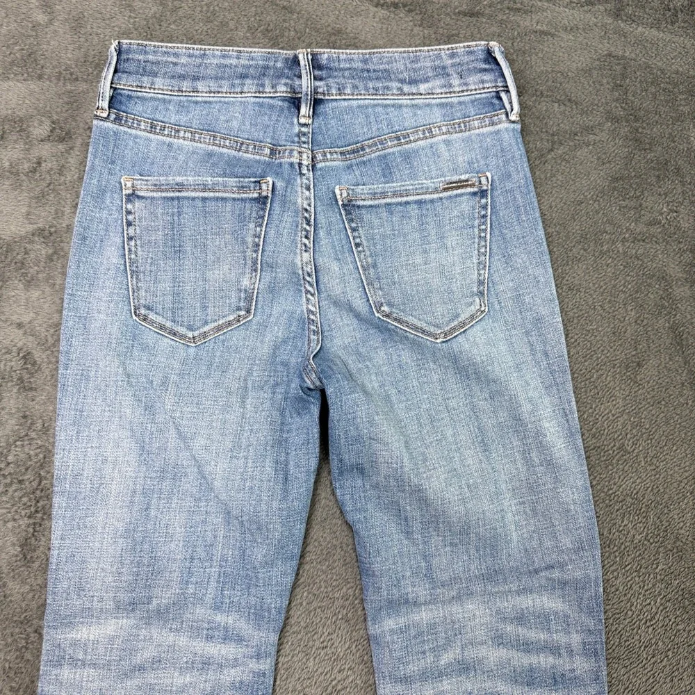 White House Black Market Petite High Rise Size 0P Straight Leg Ripped WomenJeans